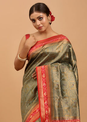 Green Dupion Silk Saree With Blouse Piece