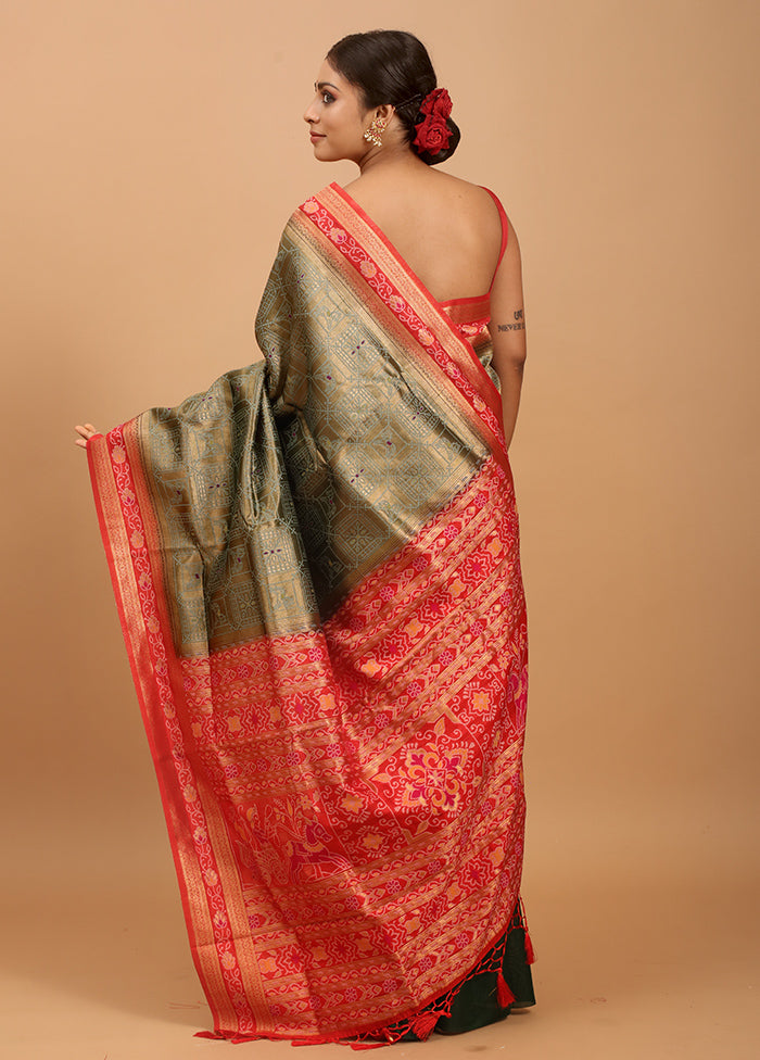 Green Dupion Silk Saree With Blouse Piece