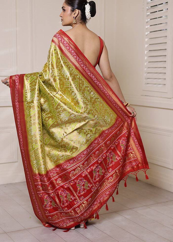 Green Dupion Silk Saree With Blouse Piece