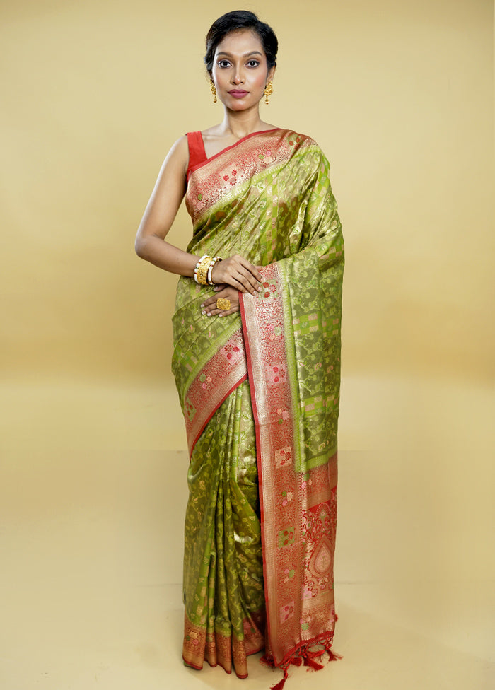 Green Dupion Silk Saree With Blouse Piece