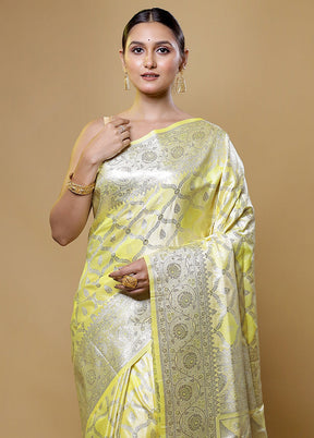 Green Tanchoi Silk Saree With Blouse Piece