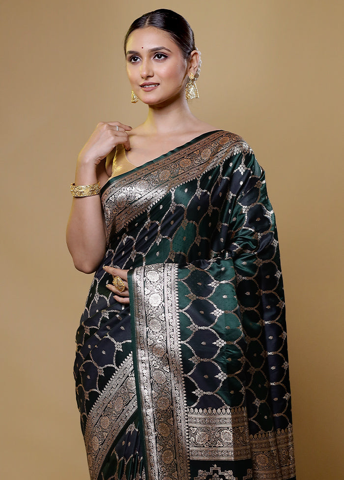 Multicolor Tanchoi Silk Saree With Blouse Piece