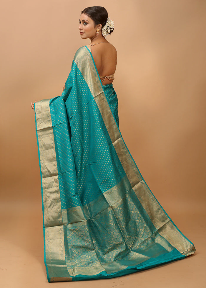 Green Handloom Kanchipuram Pure Silk Saree With Blouse Piece