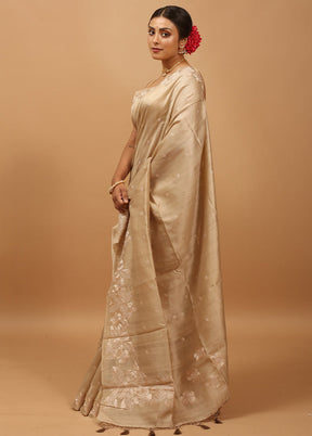 Cream Tussar Silk Saree With Blouse Piece