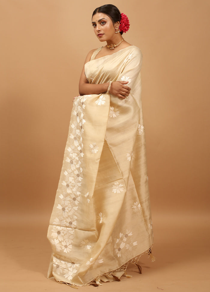 Cream Tussar Silk Saree With Blouse Piece