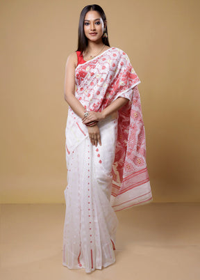 White Tant Jamdani Saree Without Blouse Piece