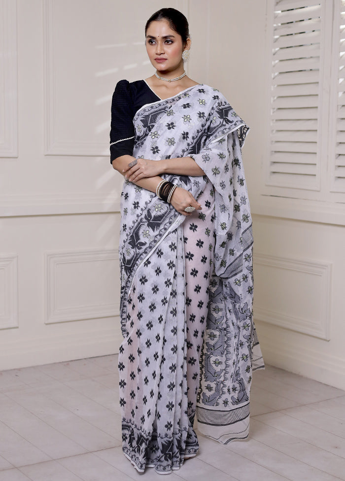 White Tant Jamdani Saree Without Blouse Piece