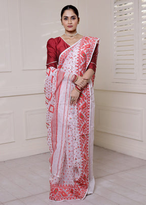 White Tant Jamdani Saree Without Blouse Piece