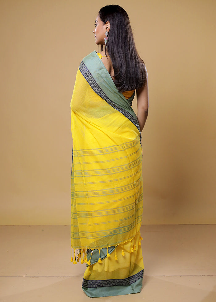 Yellow Cotton Saree With Blouse Piece