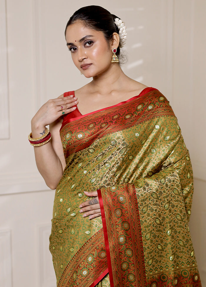 Cream Tanchoi Silk Saree With Blouse Piece