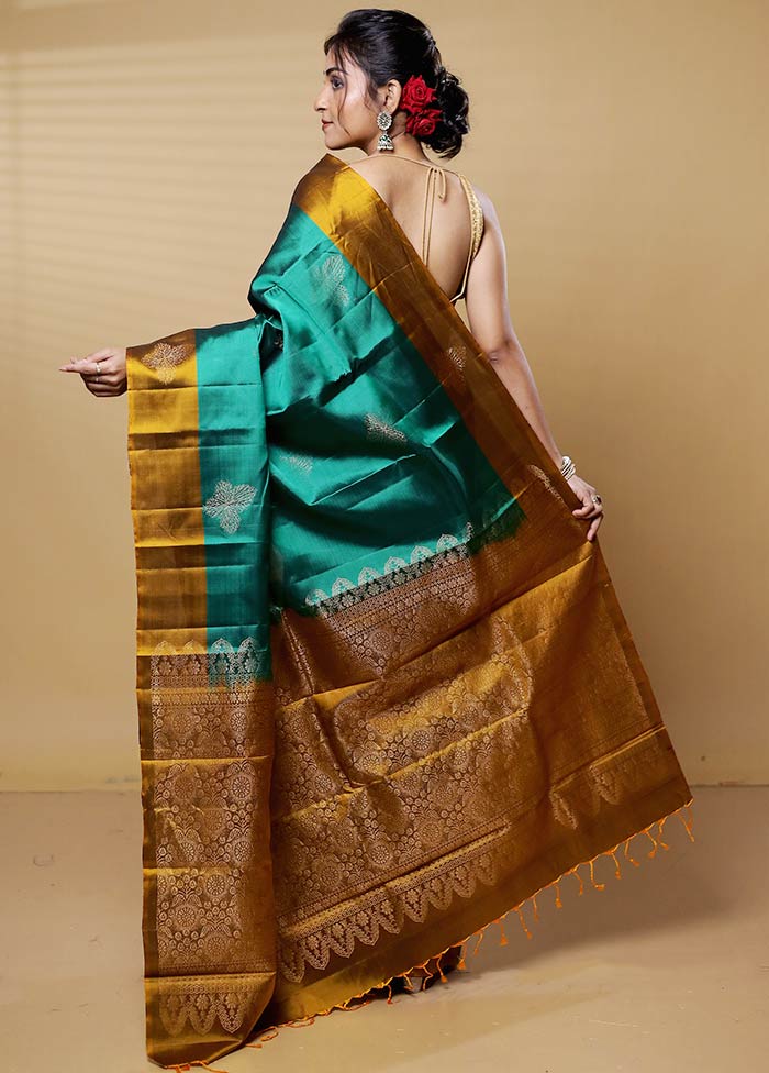 Green Handloom Kanjivaram Pure Silk Saree With Blouse Piece