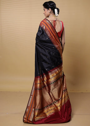 Black Handloom Kanjivaram Pure Silk Saree With Blouse Piece