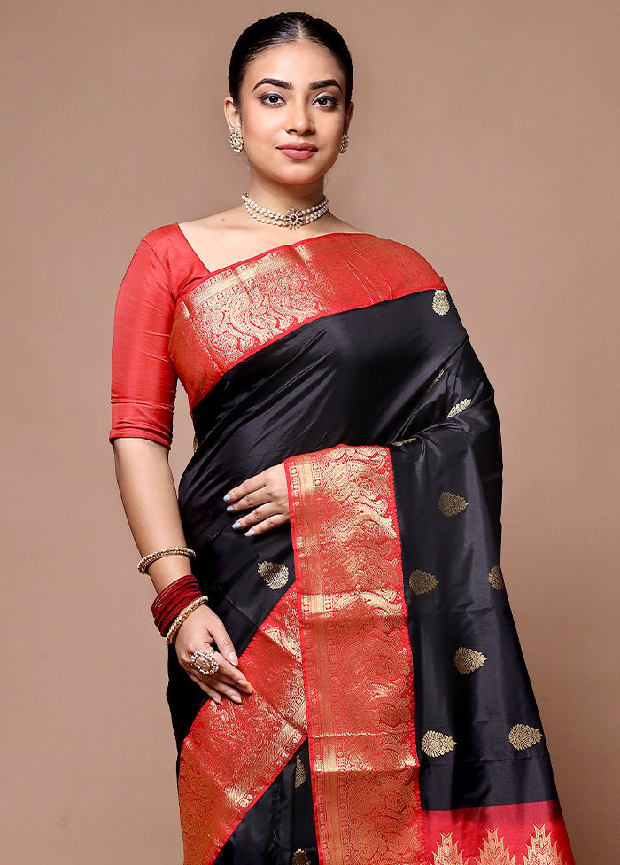 Black Handloom Kanchipuram Pure Silk Saree With Blouse Piece