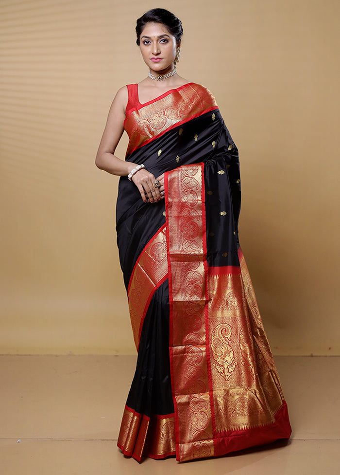 Black Handloom Kanchipuram Pure Silk Saree With Blouse Piece