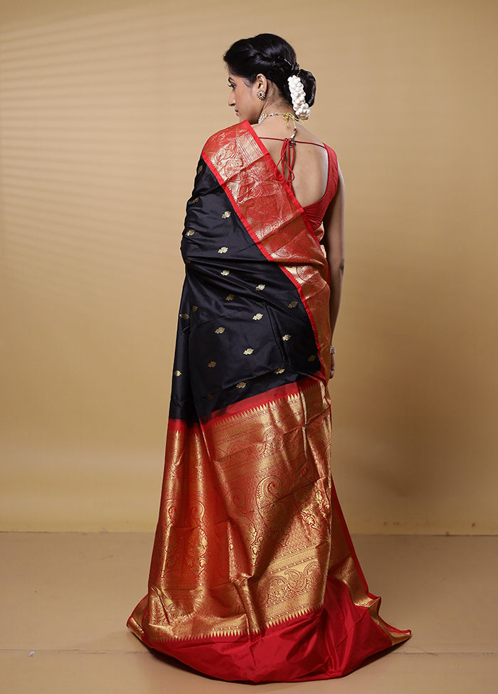 Black Handloom Kanchipuram Pure Silk Saree With Blouse Piece