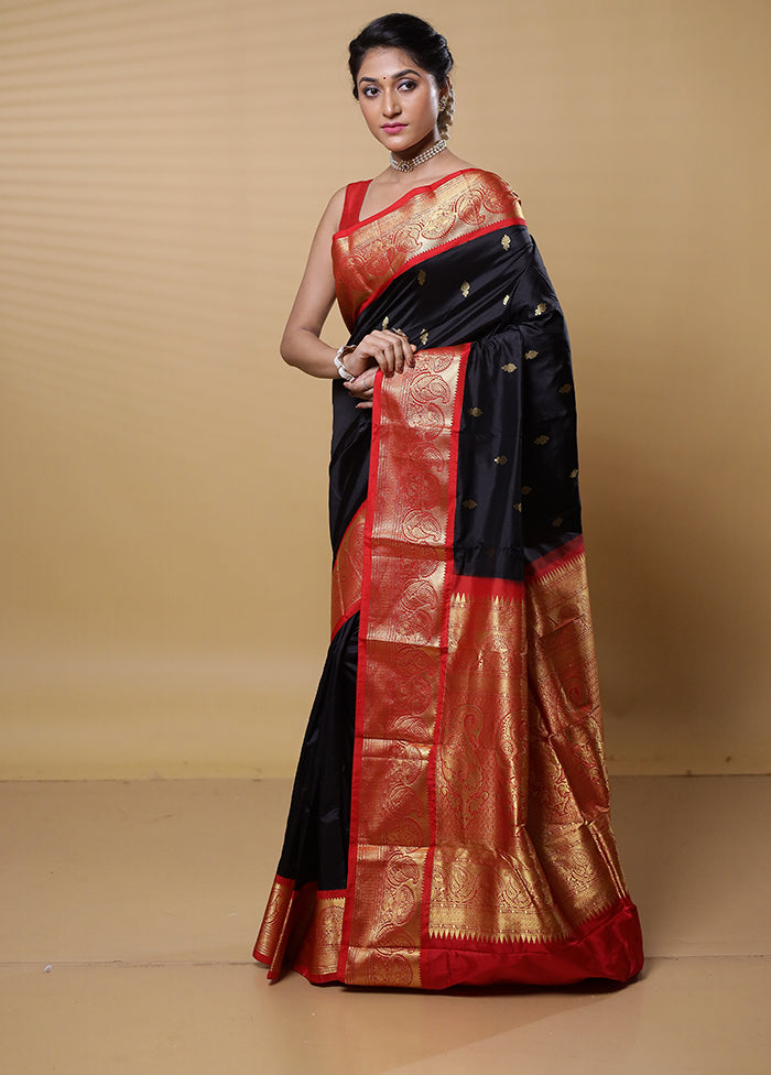 Black Handloom Kanchipuram Pure Silk Saree With Blouse Piece