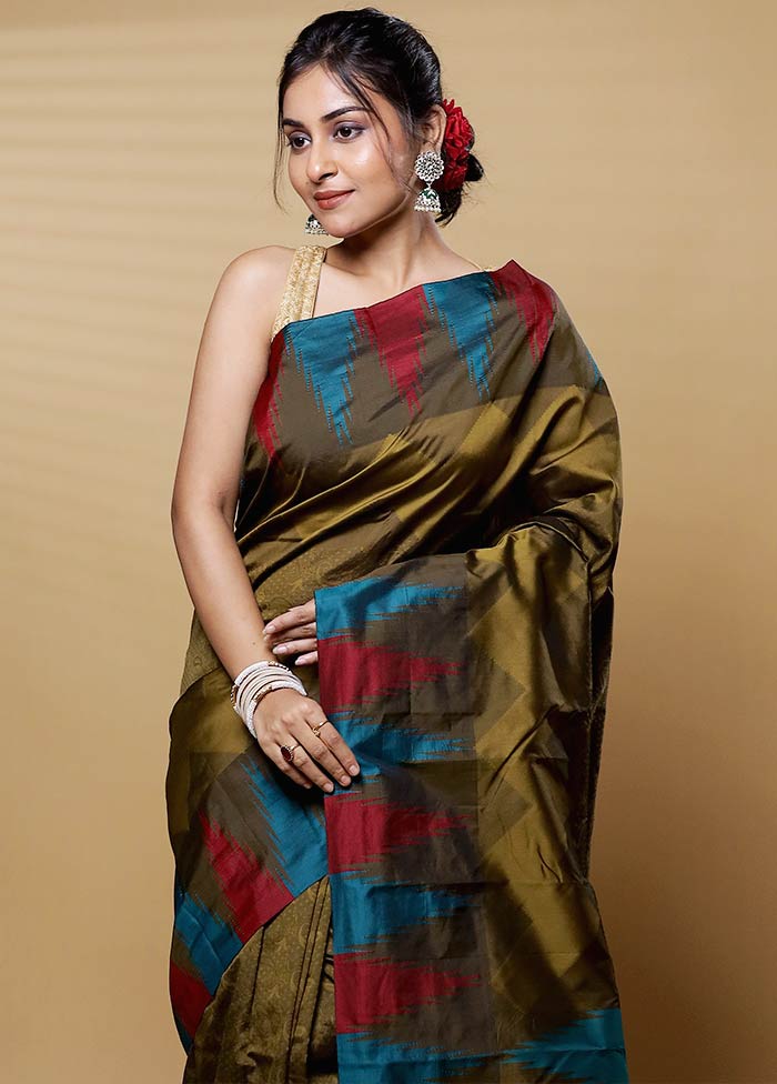 Grey Kanjivaram Silk Saree With Blouse Piece