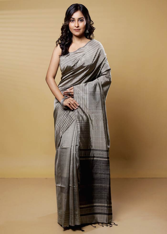 Grey Handloom Kanjivaram Pure Silk Saree With Blouse Piece