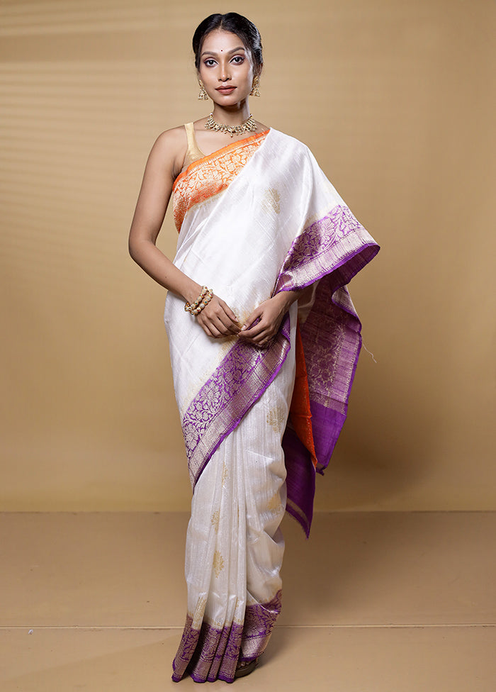 White Handloom Tussar Pure Silk Saree With Blouse Piece