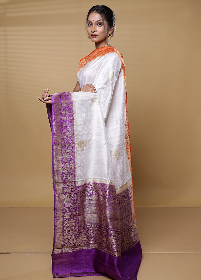 White Handloom Tussar Pure Silk Saree With Blouse Piece