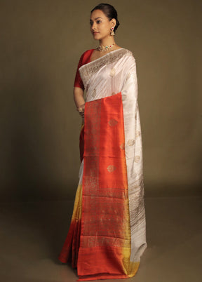 White Handloom Tussar Pure Silk Saree With Blouse Piece