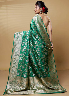 Green Uppada Silk Saree With Blouse Piece