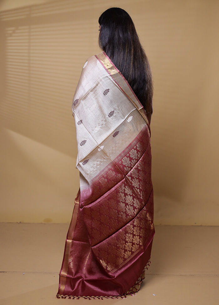 Cream Handloom Tussar Pure Silk Saree With Blouse Piece