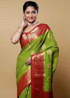 Green Dupion Silk Saree With Blouse Piece