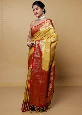 Cream Dupion Silk Saree With Blouse Piece