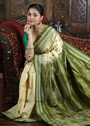 Cream Handloom Bomkai Pure Silk Saree With Blouse Piece