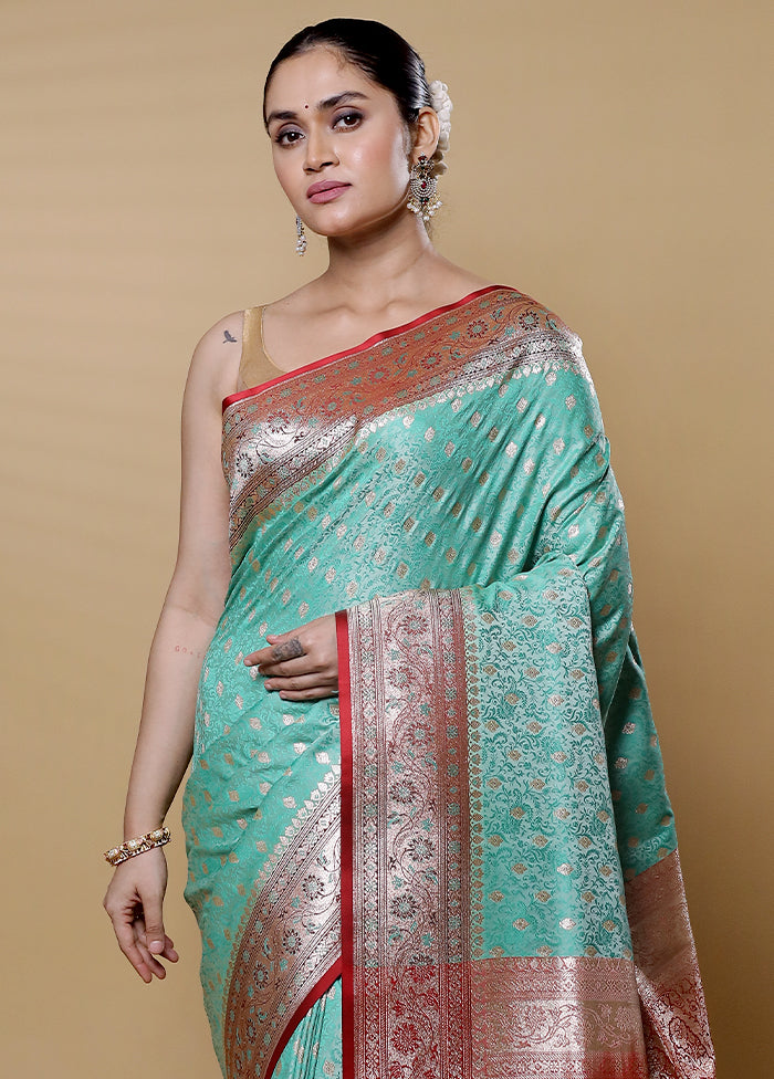 Green Tanchoi Silk Saree With Blouse Piece