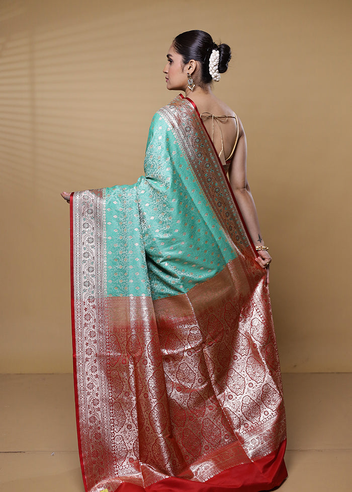 Green Tanchoi Silk Saree With Blouse Piece