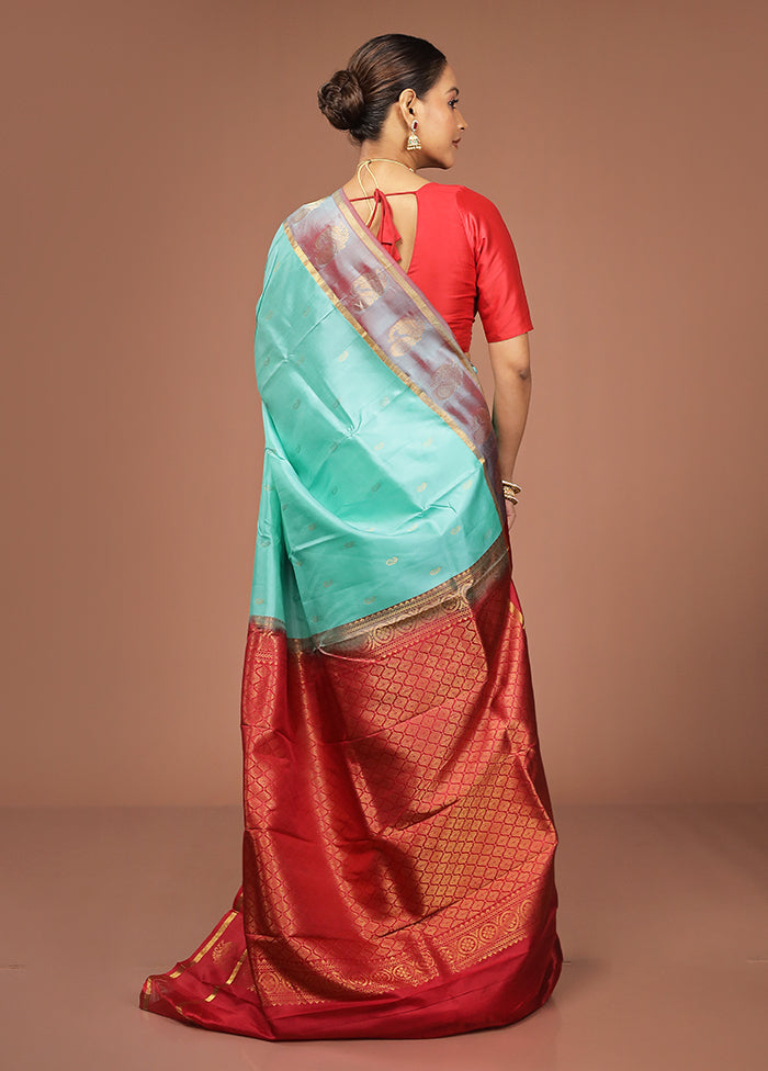 Green Handloom Kanjivaram Pure Silk Saree With Blouse Piece