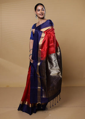 Red Handloom Kanjivaram Pure Silk Saree With Blouse Piece