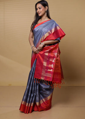 Grey Handloom Kanjivaram Pure Silk Saree With Blouse Piece