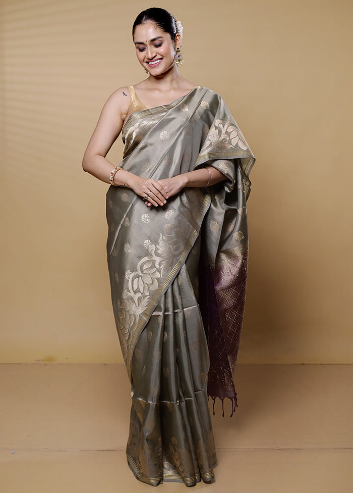 Grey Handloom Kanjivaram Pure Silk Saree With Blouse Piece