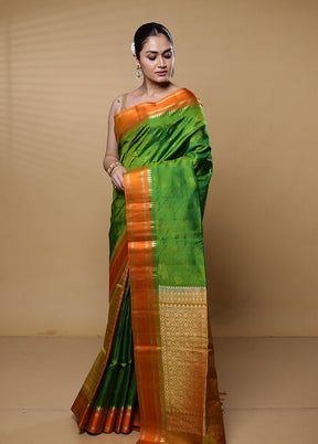 Green Handloom Kanchipuram Pure Silk Saree With Blouse Piece