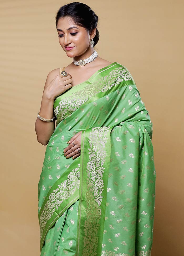 Green Uppada Silk Saree With Blouse Piece