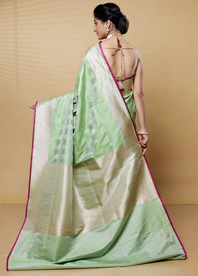 Green Tanchoi Silk Saree With Blouse Piece