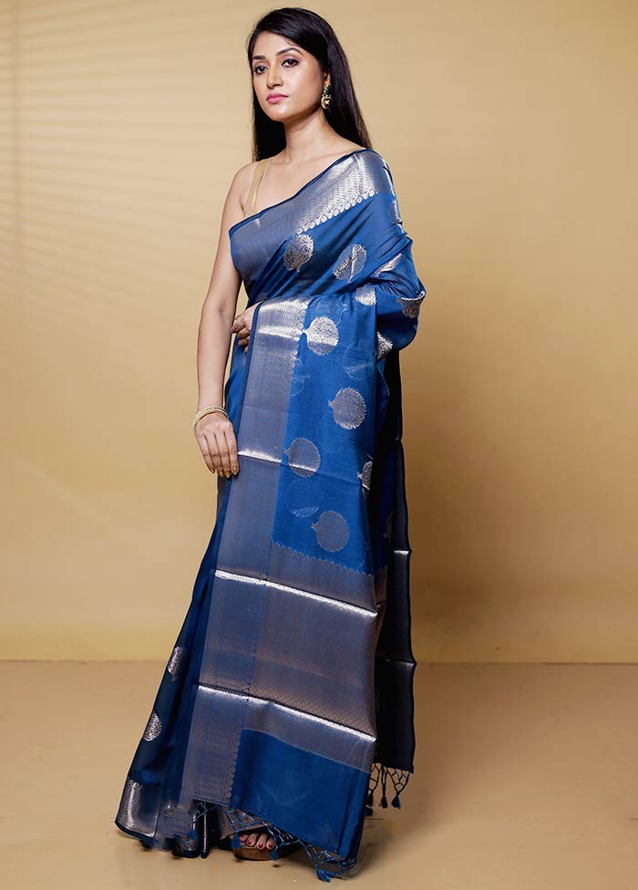 Blue Cotton Saree With Blouse Piece