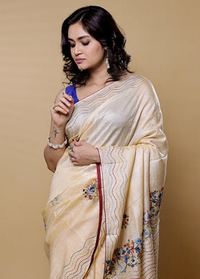 Cream Handloom Tussar Pure Silk Saree With Blouse Piece