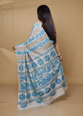 Cream Handloom Kantha Stitch Pure Silk Saree With Blouse Piece