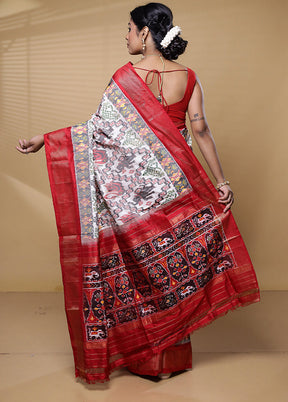 Cream Handloom Ikkat Pure Silk Saree With Blouse Piece