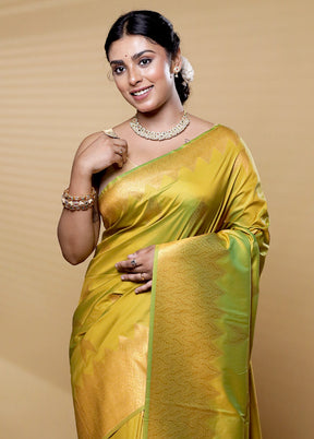 Green Dupion Silk Saree With Blouse Piece