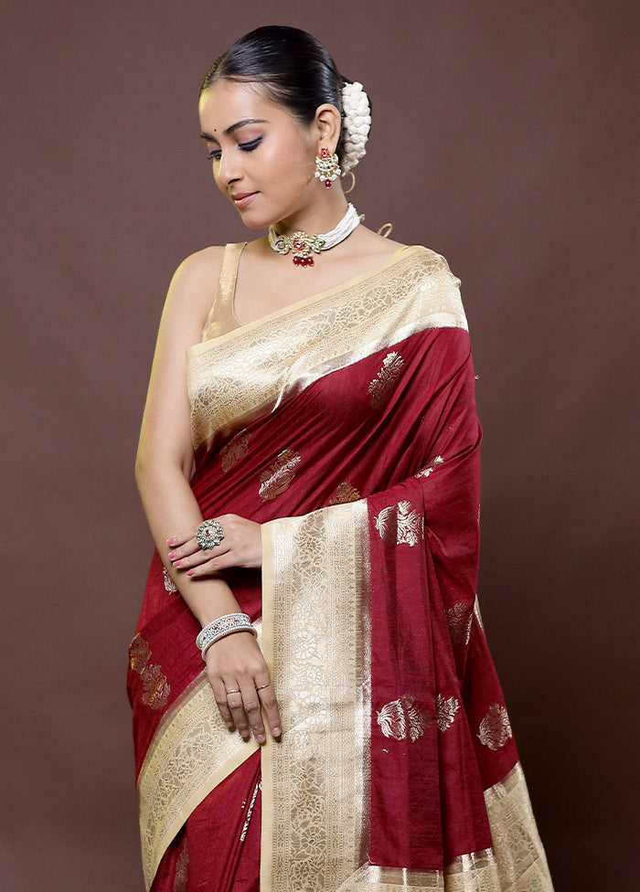 Red Dupion Silk Saree With Blouse Piece