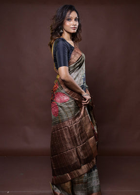 Grey Handloom Tussar Pure Silk Saree With Blouse Piece