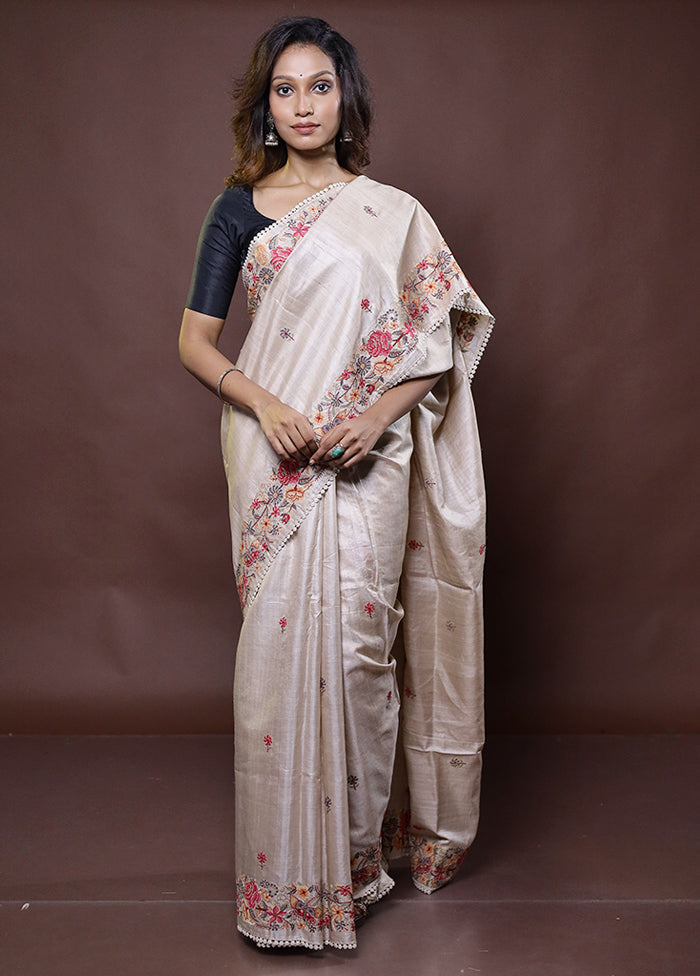 Cream Handloom Tussar Pure Silk Saree With Blouse Piece