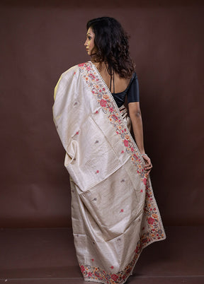 Cream Handloom Tussar Pure Silk Saree With Blouse Piece