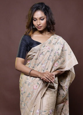 Cream Handloom Tussar Pure Silk Saree With Blouse Piece