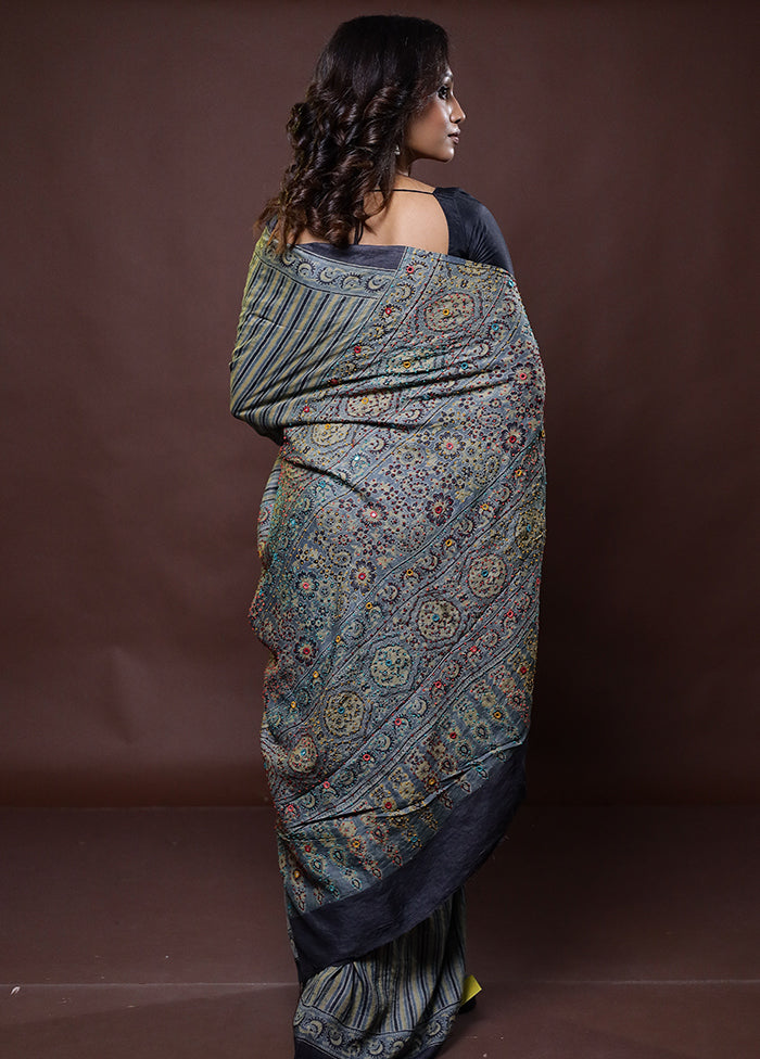 Grey Handloom Tussar Pure Silk Saree With Blouse Piece